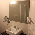 Fanzago Oda ve Kahvaltı 3*